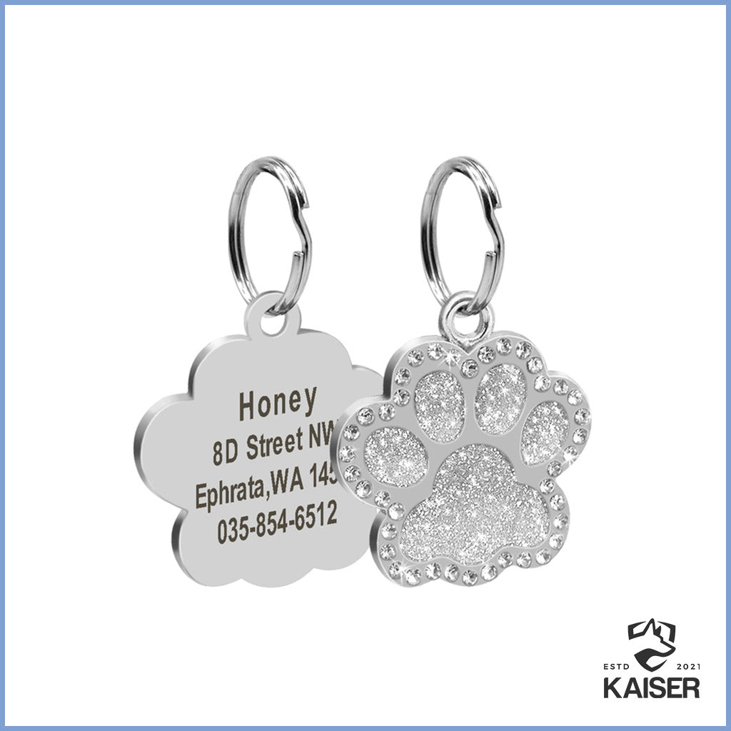 Hundemarke Pfote in silberner Farbe