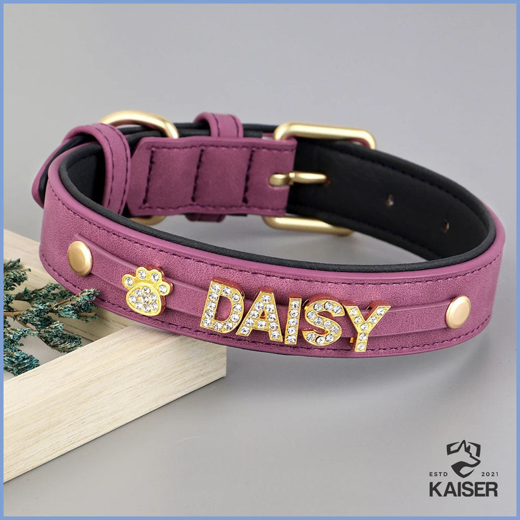 Hundehalsband mit Buchstaben und Ornamenten von Strass Pink